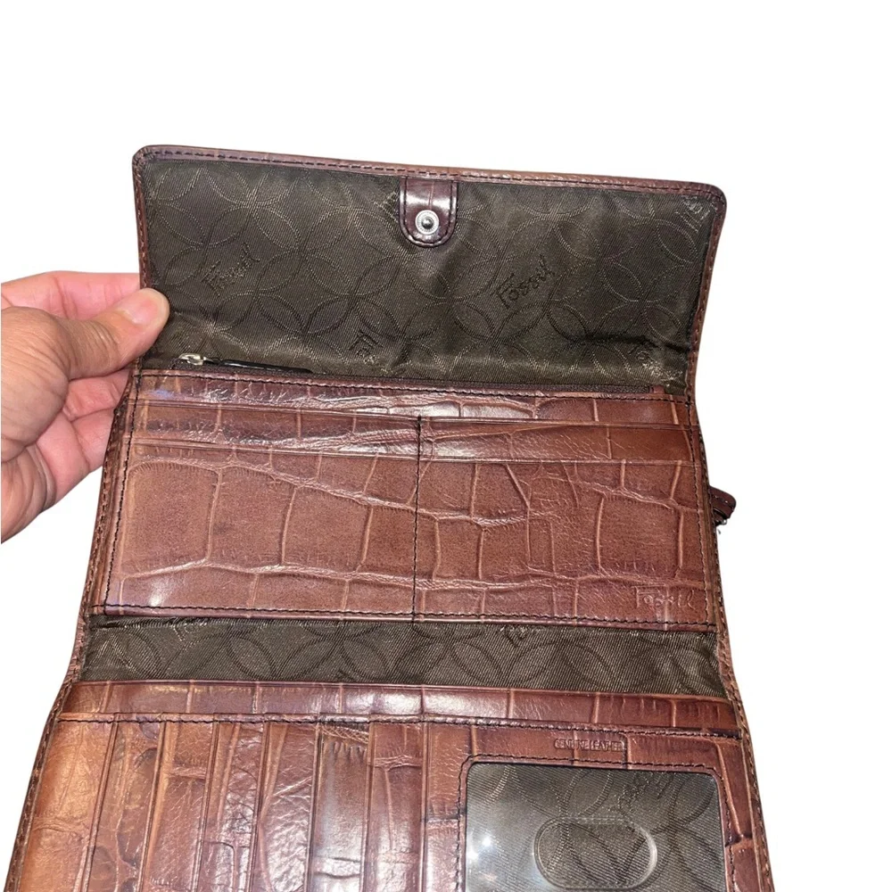 Fossil Vintage Brown Crocodile Embossed Wallet - Picture 10 of 12